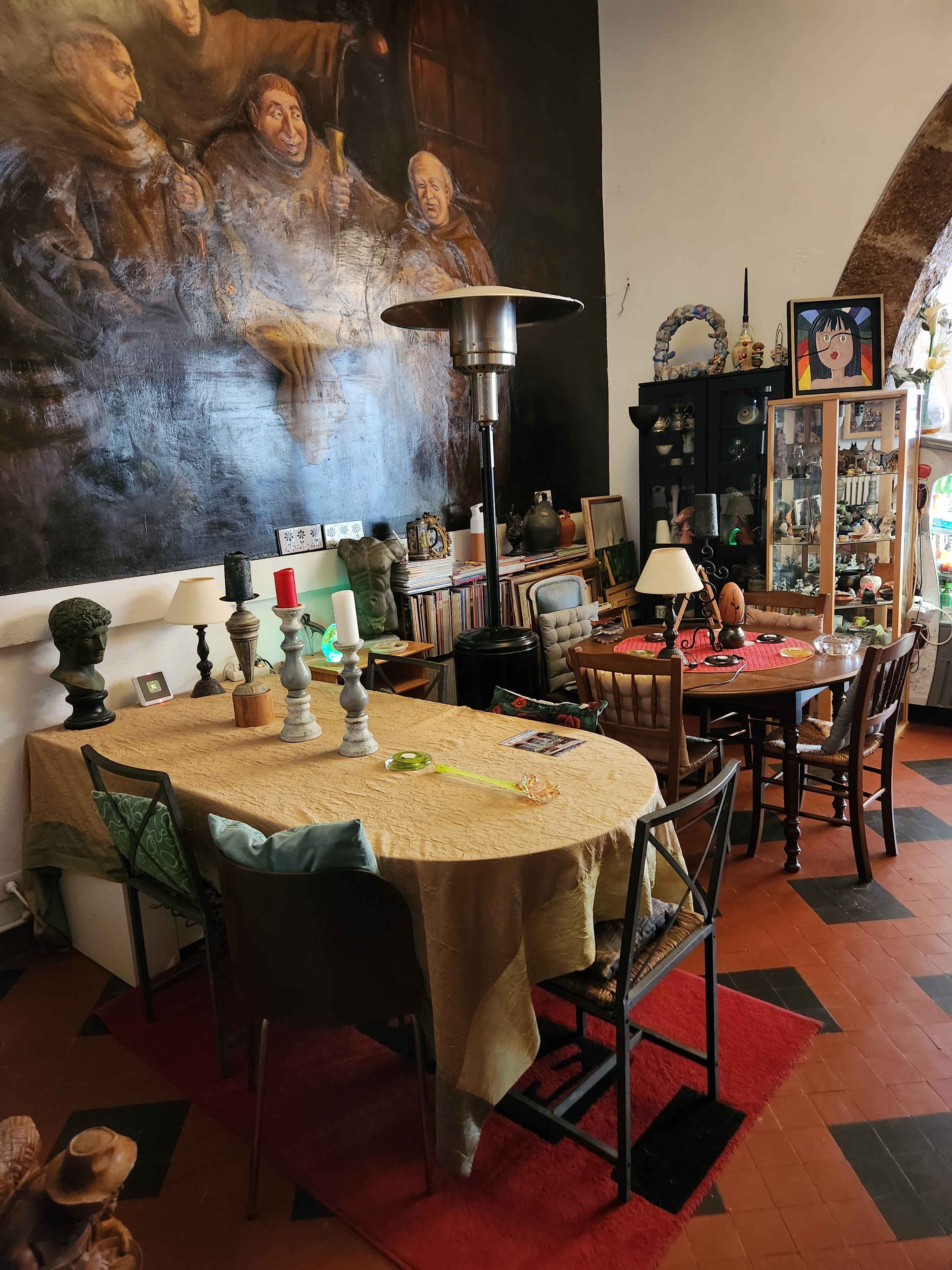 Le salon intérieur, entre galerie et salon de thé (10/10)